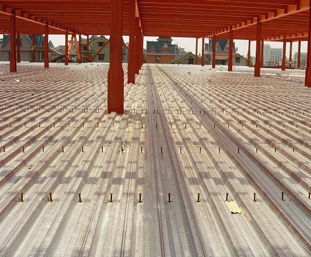 樓承板安裝工程行業(yè)標(biāo)準(zhǔn)化與規(guī)范化發(fā)展探討